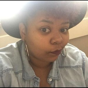 Meet your Posher, Charity